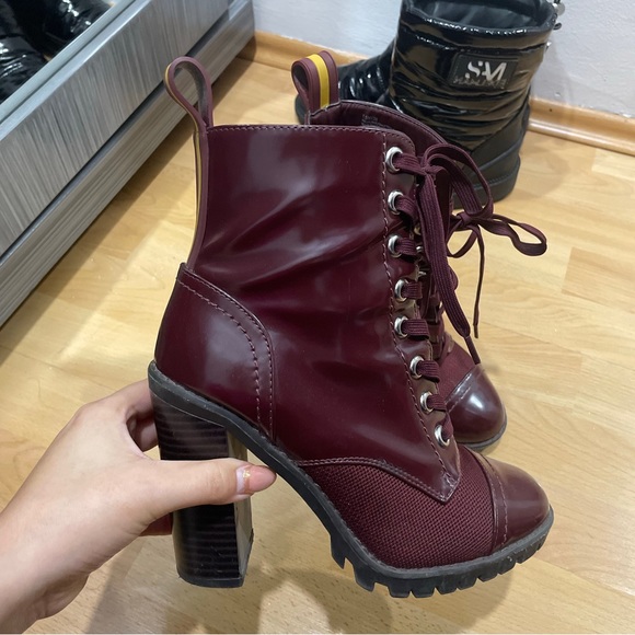 BCBG BOOTS - Picture 5 of 10